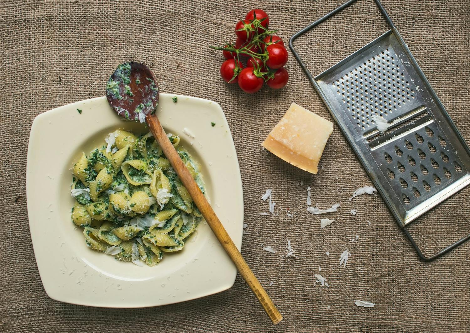 Raastettua parmesaania kuvaan